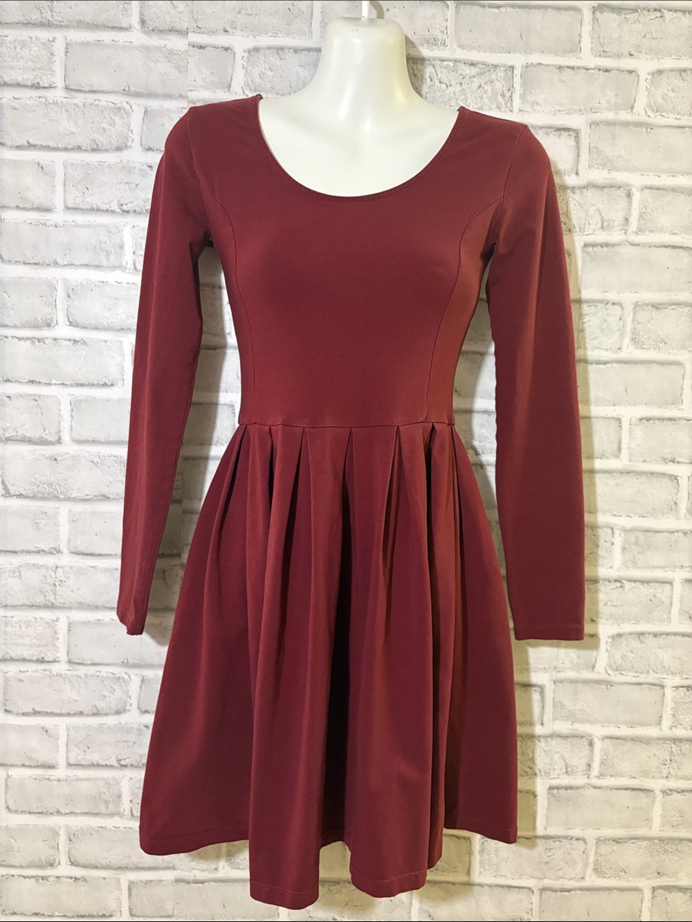 Talula Long Sleeve Pleated Skater Dress in Wine, size XS
